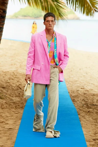 Look 30